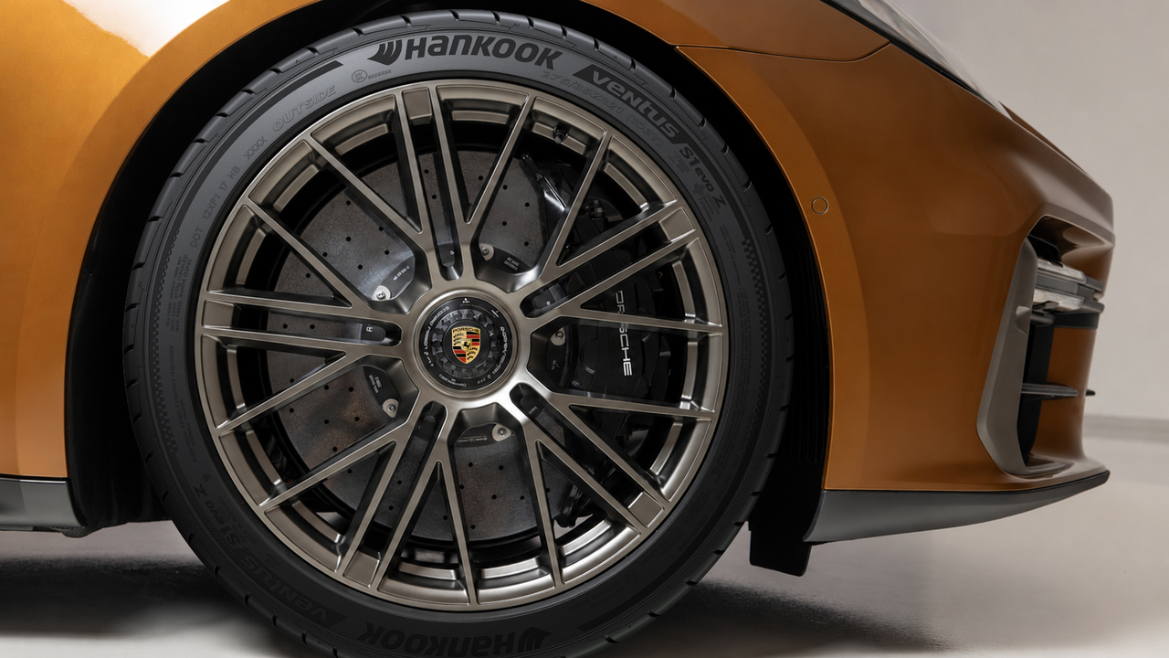 The Ventus S1 evo Z ultra-ultra-high-performance super sports tire. [Hankook Tire & Technology]