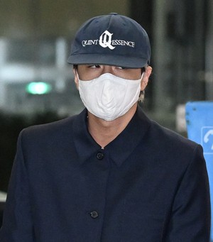 [포토] 빅뱅 대성 ‘마스크 속 분빛’