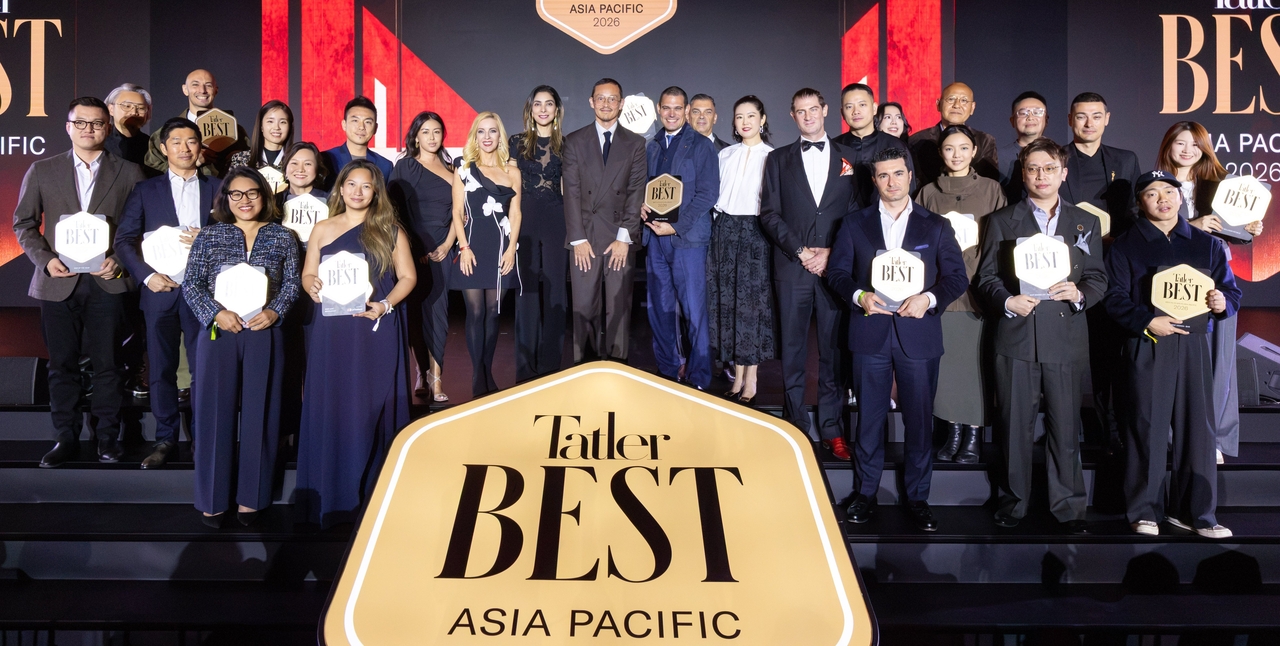 ‘2026 태틀러 베스트 아시아·태평양 어워즈’ 수상자 단체. 한국에서는 유일하게 더한옥헤리티지(왼쪽 네번째)가 포함돼 있다.