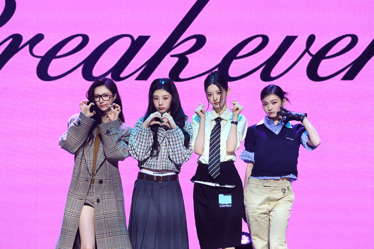 Illit poses for a photo during a showcase for its fifth EP, "Break Even," in Seoul on Monday. (Belift Lab)