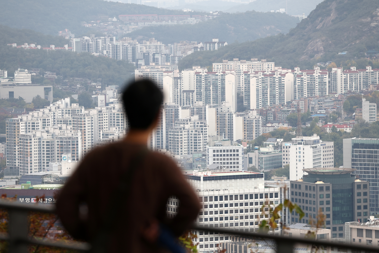 A view of the Jongno and Seodaemun-gu areas as seen from Namsan in Seoul. According to the Korea Real Estate Board's weekly apartment price trend report for the second week of October (based on Oct. 12), Seoul apartment sale prices rose an average of 0.16 percent from the previous week.