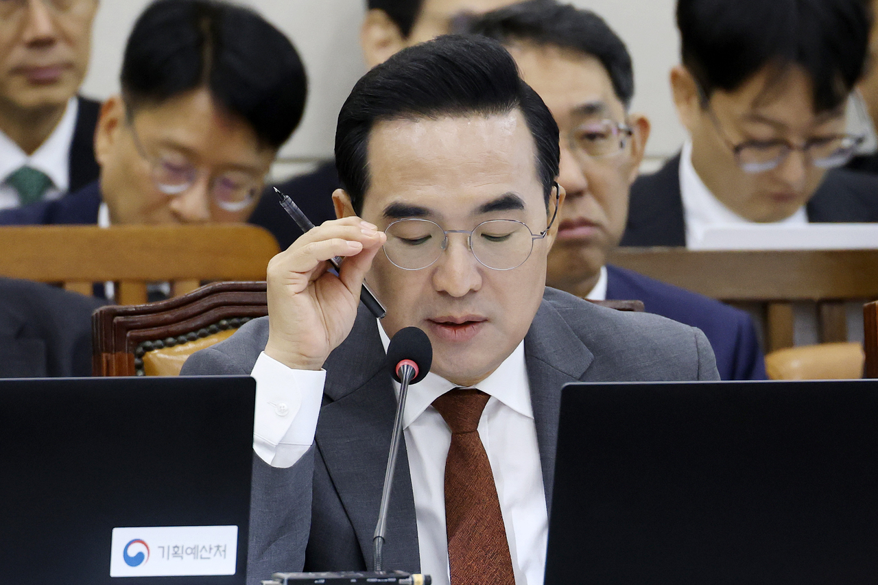 Ministry of Planning and Budget Minister Park Hong-keun [Yonhap]