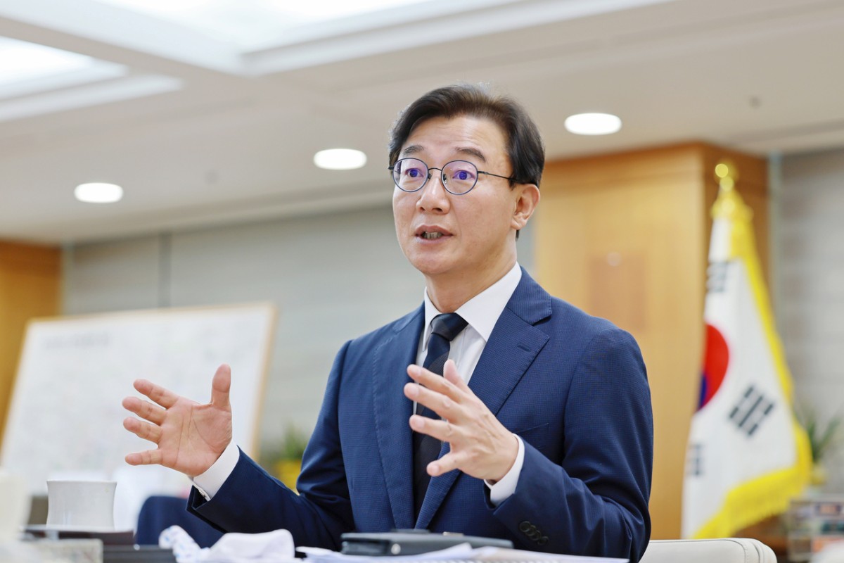 전재수 “‘해양수도 부산’ 튼튼한 인프라 구축하겠다”[人터뷰]