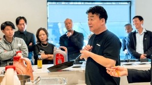 Paik Jong-won pitches K-sauce to US distributors