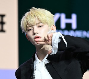 [포토] 앤더블 장하오 ‘금발 왕자님이 나타났다’