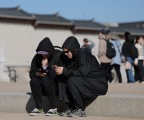 Seoul to dip to 2 C Wednesday as autumn cold snap hits Korea
