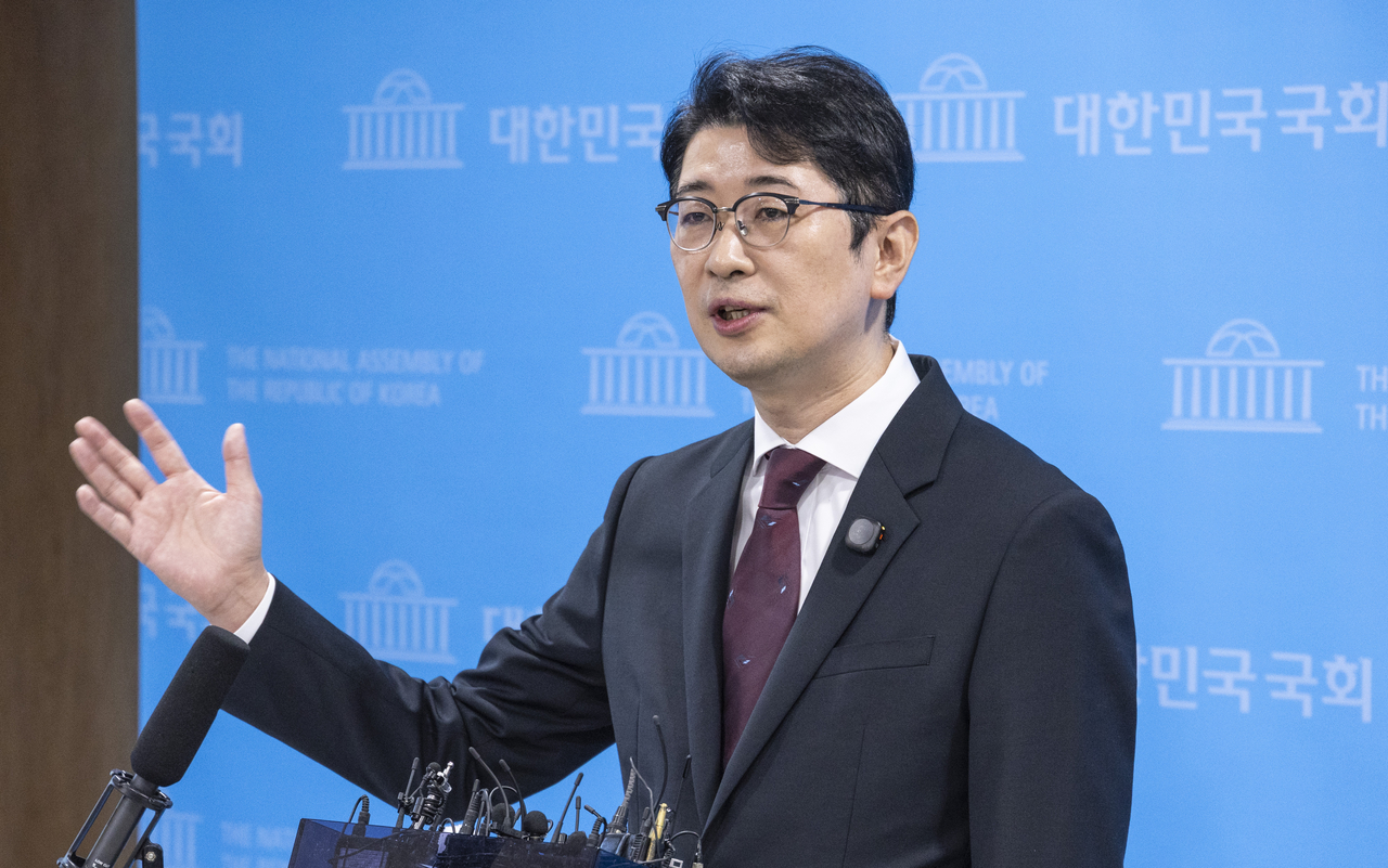 Rep. Joo Jin-woo of the People Power Party speaks to reporters at the National Assembly Tuesday. (Yonhap)