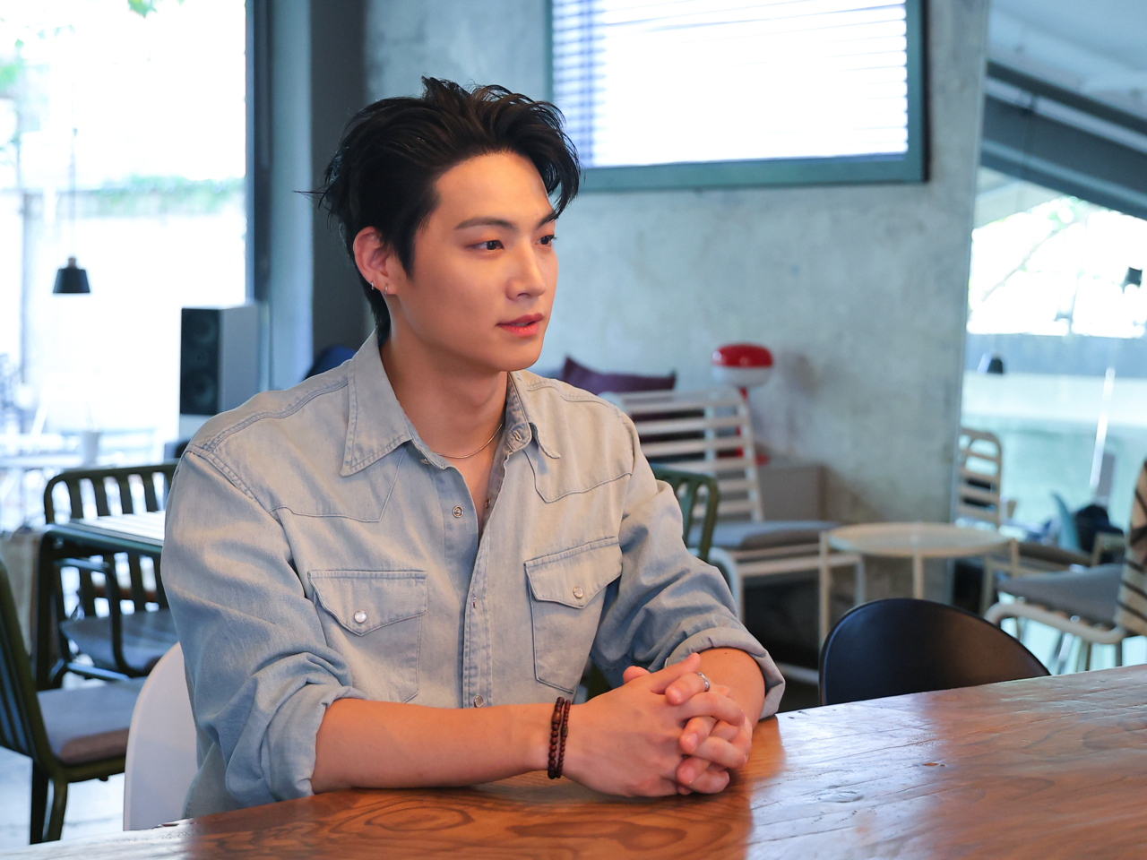 Jay B speaks during a round interview with press at a cafe in Mapo-gu, western Seoul, Tuesday. (528Hz)