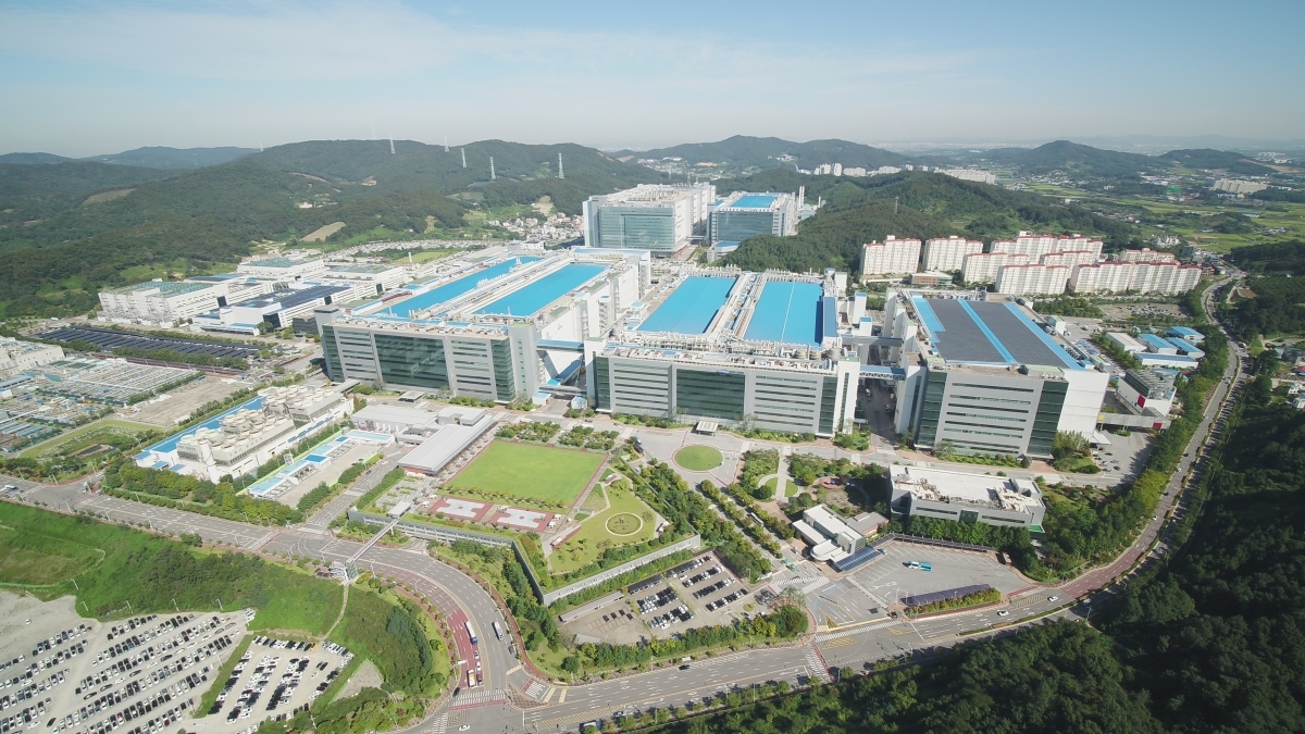 An aerial view of Samsung Display's manufacturing complex in Asan, South Chungcheong Province (Asan City Government)