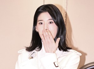 [포토] 정은채 ‘사랑스런 손 키스’