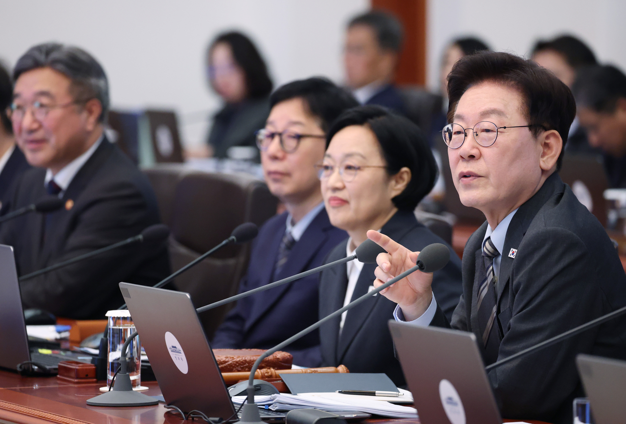 President Lee Jae Myung speaks during a Cabinet meeting at Cheong Wa Dae in Seoul on Tuesday. (Yonhap)