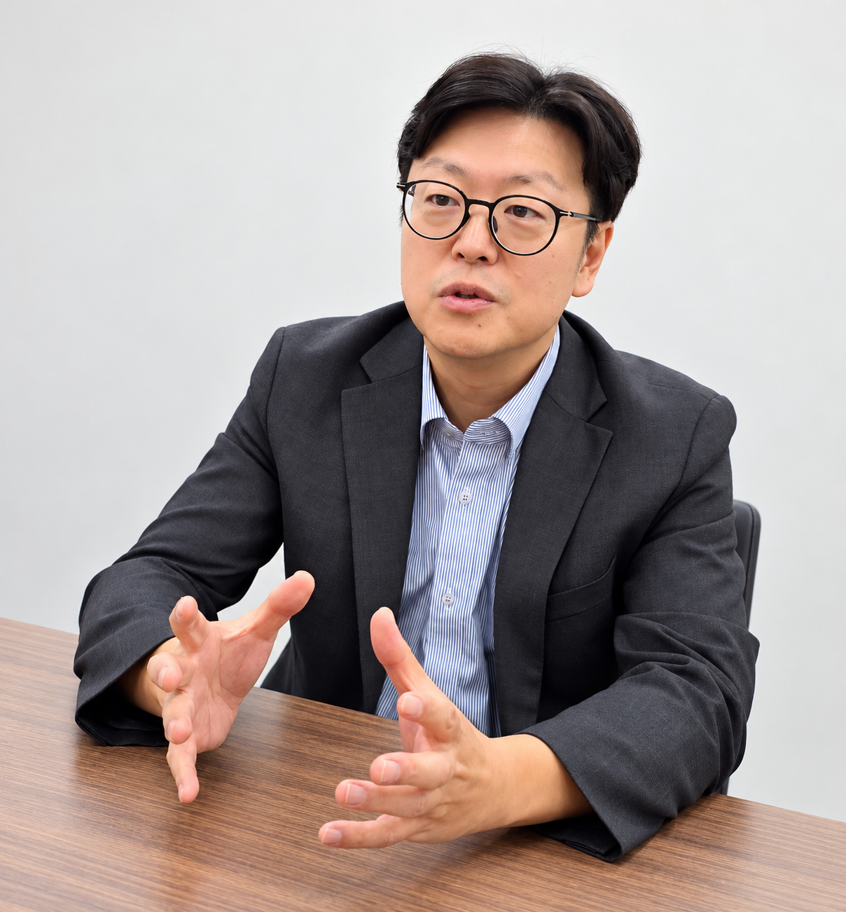 이 원장이 재택의료의 중요성을 강조하며 24시간 의료 대응체계 구축, 가족 돌봄 지원, 지역사회 중심 통합돌봄 확대 등 초고령사회에 대응하기 위한 정책 방향을 제시하고 있다. 공공정책팀 조수임