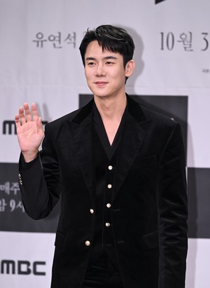 [포토] 유연석 ‘의사 전문 배우’