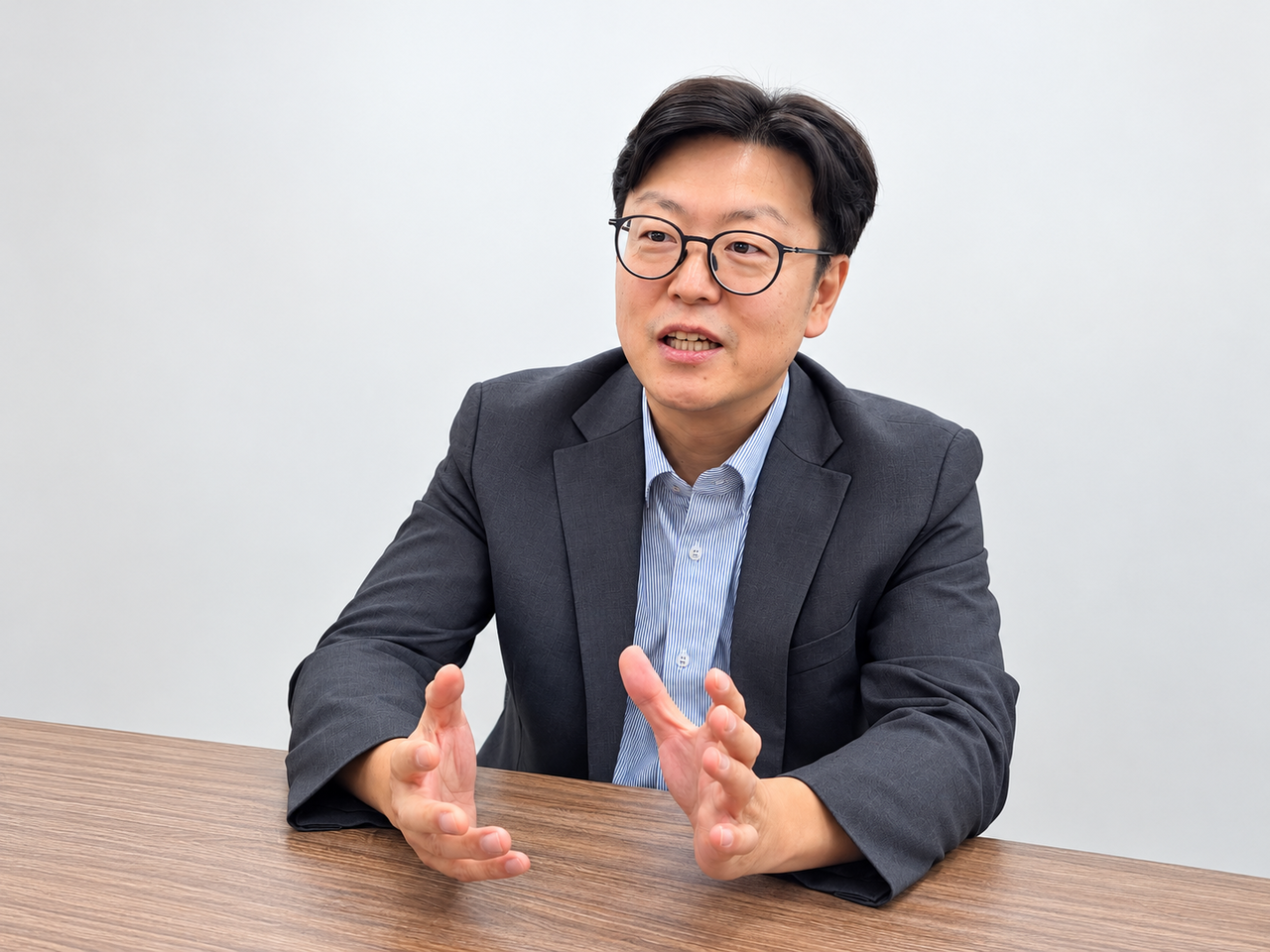 이상범 서울 신내의원 원장이자 대한재택의료학회 총무이사가 27일 헤럴드경제와의 인터뷰에서 고령 환자의 존엄한 삶의 마무리를 위한 ‘서울형 자택 임종 지원체계’ 구축 필요성을 설명하고 있다. 공공정책팀 조수임