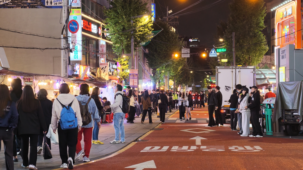 Street near Jongno 3-ga station Exit 4 (Cha Min-jung/The Korea Herald)