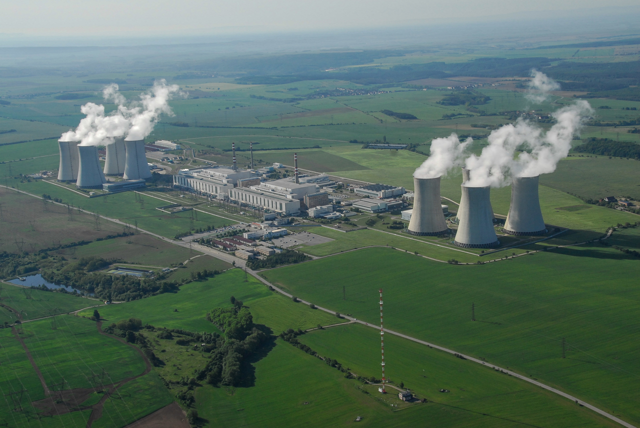Contract negotiations between Korea Hydro & Nuclear Power and the Daewoo Engineering & Construction–Doosan Enerbility consortium over the Czech Dukovany nuclear power plant project collapsed Thursday after months of deadlock. Industry observers are questioning whether it is appropriate to replace a key contractor that has worked with the Team Korea consortium for eight years by leveraging a position of dominance. Pictured is an aerial view of the Dukovany site, the planned location for the Czech Republic's new nuclear units. [Korea Hydro & Nuclear Power]