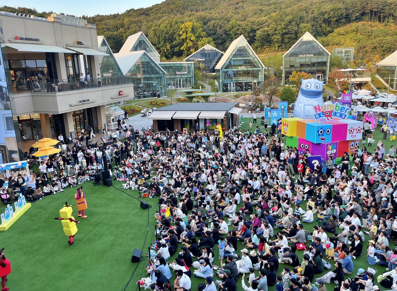 롯데프리미엄아울렛 의왕점에서 10월 진행한 ‘넘버블록스&알파블록스’ 팝업 전경 [롯데백화점 제공]