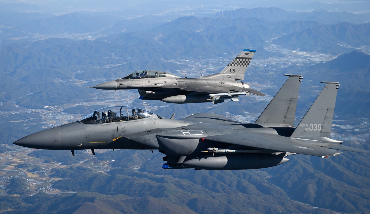 This photo shows South Korea and US troops conducting a joint flight as part of the Freedom Flag exercise on Tuesday. (Air Force)