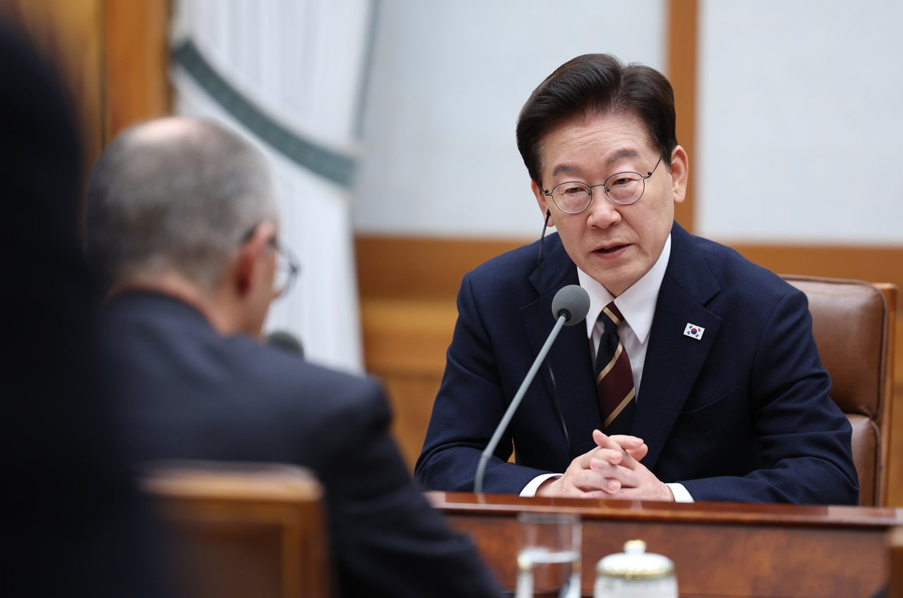 President Lee Jae Myung speaks during a summit with German Chancellor Friedrich Merz at Cheong Wa Dae in Seoul on Thursday. (Yonhap)