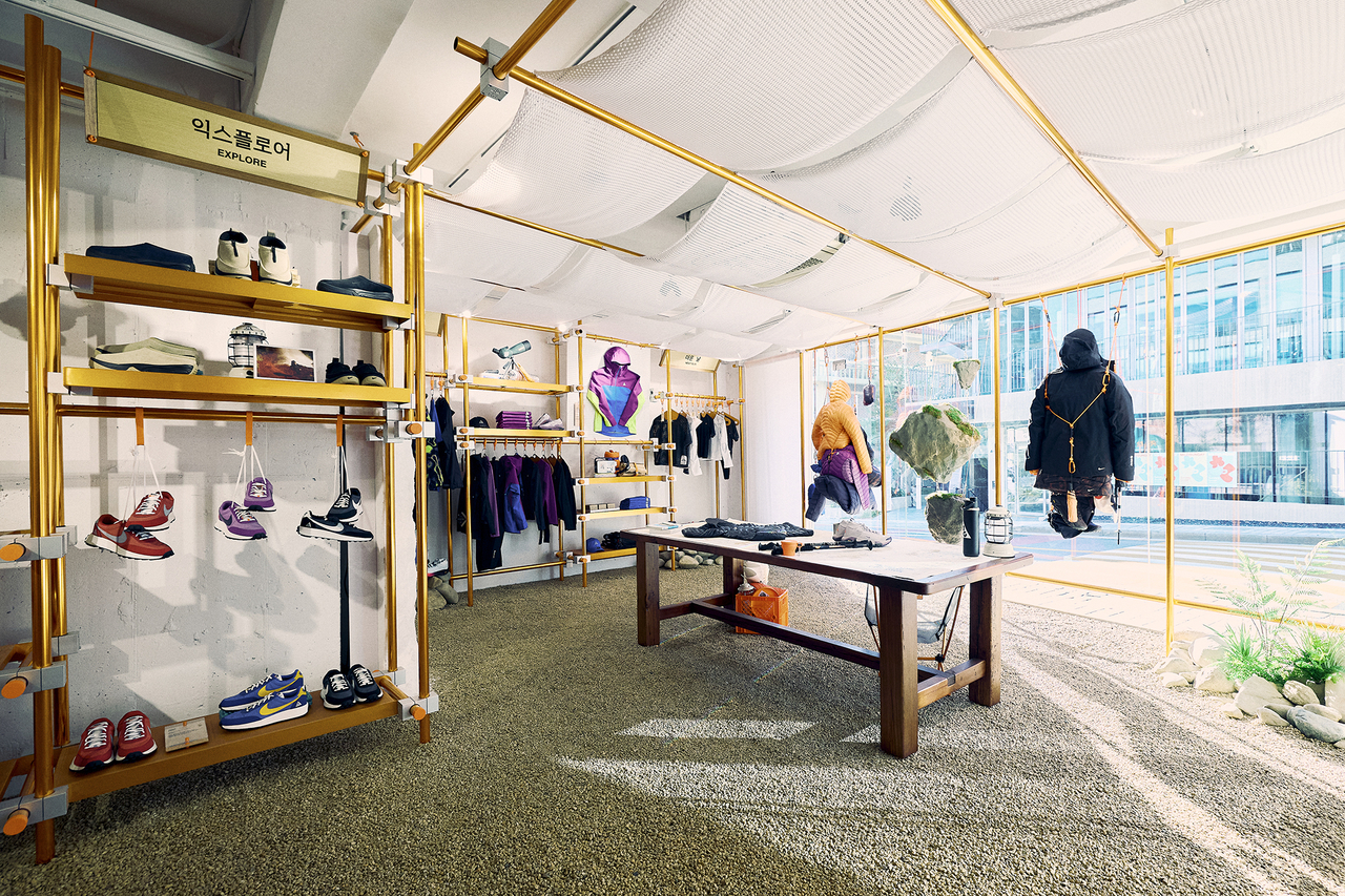The expedition room at Nike ACG Bukchon Maru