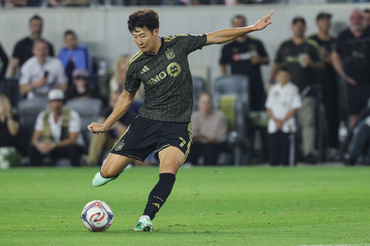 LAFC’s Son Heung-min in action during a match against LA Galaxy, at BMO Stadium in Los Angeles, Sunday.   (EPA-Yonhap)