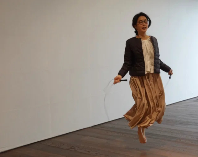 Kim Keon Hee jumps rope. (Captured from former presidential office administrator Jung Ji-won's social media)