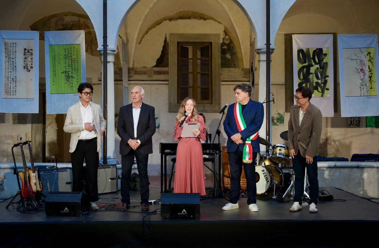 Organizers and guests attend the 2026 K-Art & Culture Festival in Pietrasanta, Italy. (Gallery Ilbaekheon)