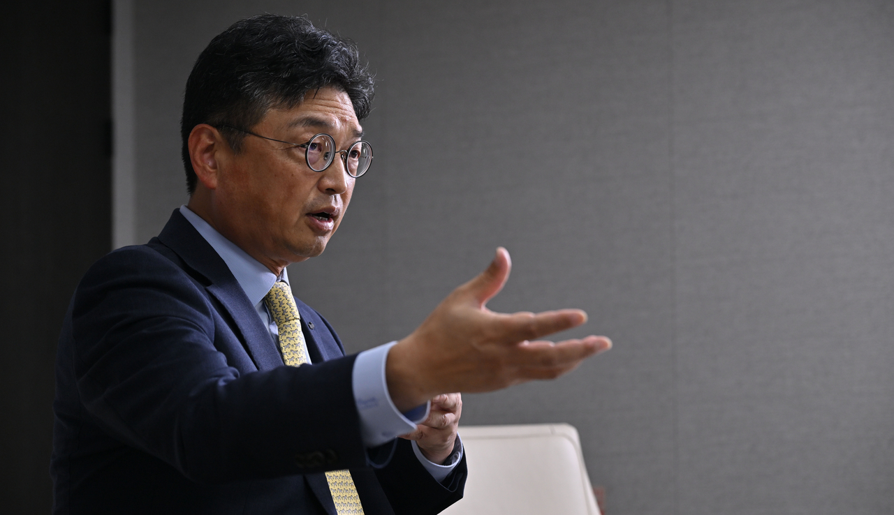 이윤수 한국예탁결제원 사장이 최근 서울 여의도 예탁원 서울사옥에서 진행된 헤럴드경제와 인터뷰에서 “뉴욕사무소 설립을 추진해 현지 기관과의 협력을 강화하겠다”고 말했다.  임세준 기자