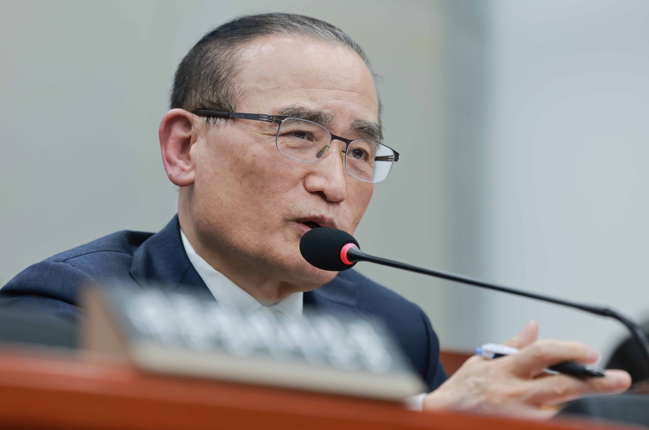 National Security Adviser Wi Sung-lac answers lawmakers' questions during a National Assembly audit of the presidential office, the National Security Office and the Presidential Security Service on Thursday. (Yonhap)