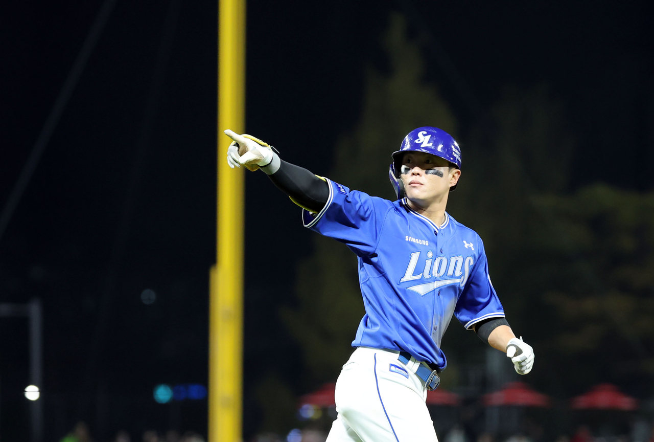 Ryu Ji-hyuk of the Samsung Lions celebrates after hitting a two-run home run against the Kia Tigers during Game 3 of the second round in the Korea Baseball Organization postseason at Gwangju-Kia Champions Field in the southwestern city of Gwangju on Oct. 29, 2026. (Yonhap)