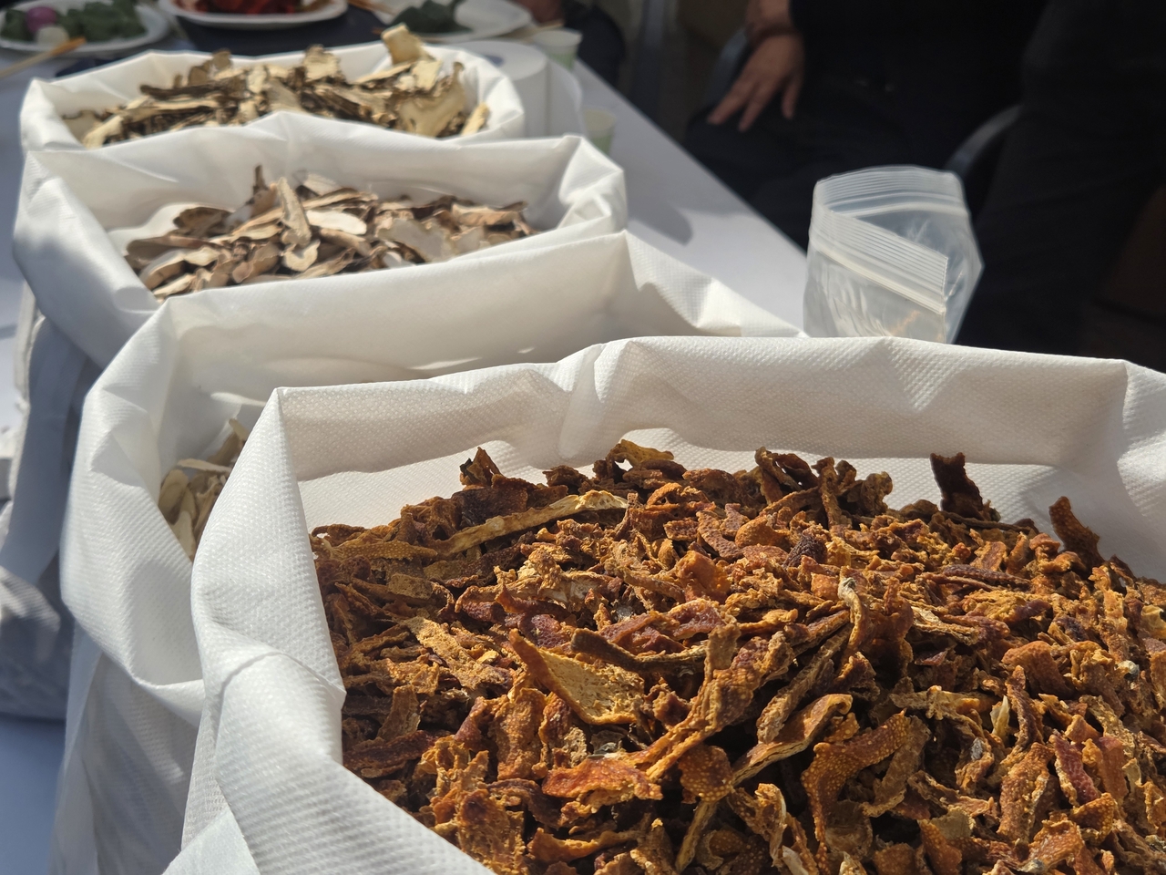 Ingredients for ssanghwacha are offered at the World K-Medicine Culture Festival 2026 in Dongdaemun-gu, northeastern Seoul.