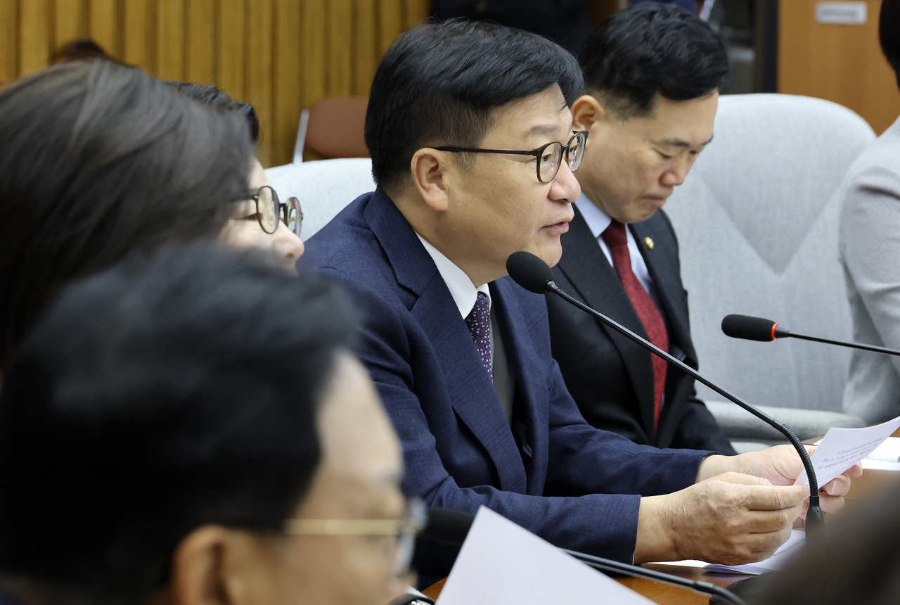 People Power Party Floor Leader Jeong Jeom-sik speaks at a national audit strategy meeting at the National Assembly on Friday.