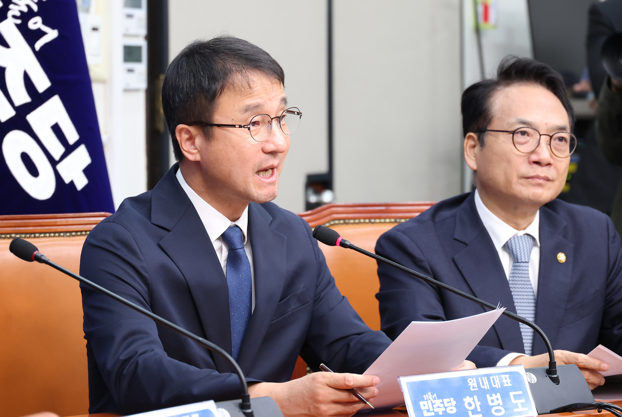 한병도 더불어민주당 원내대표가 30일 국회에서 열린 최고위원회의에서 발언하고 있다. [연합]