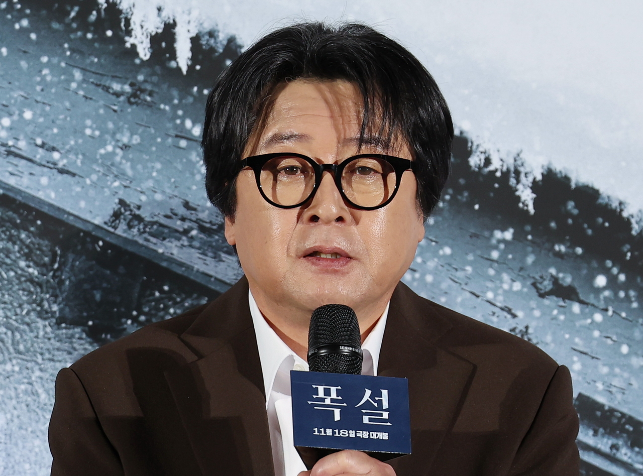 Actor Kim Yoon-seok speaks at a press event for the upcoming film “White Blast”  in Seoul on Friday. (Yonhap)