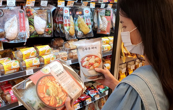 엄마가 해준 된장찌개에 김치?...‘집밥’이 변했다