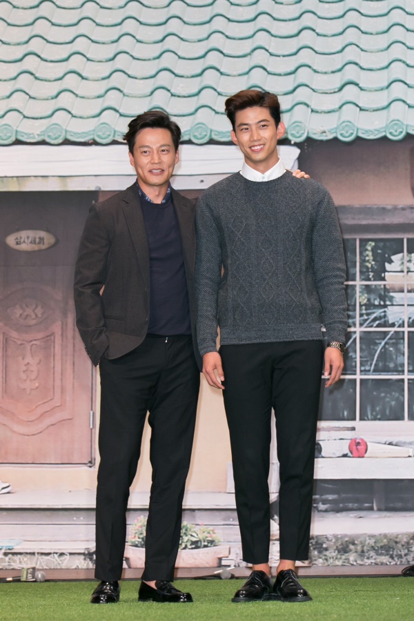 Actor Lee Seo-jin and Ok Taecyeon (Yonhap)