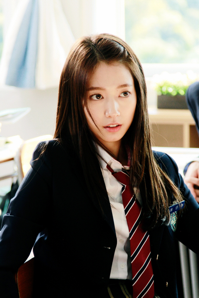 Park Shin-hye (S.A.L.T Entertainment)