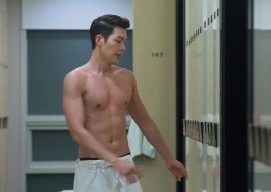 Kim Woo-bin appears on SBS's hit drama "The Heirs." (SBS)