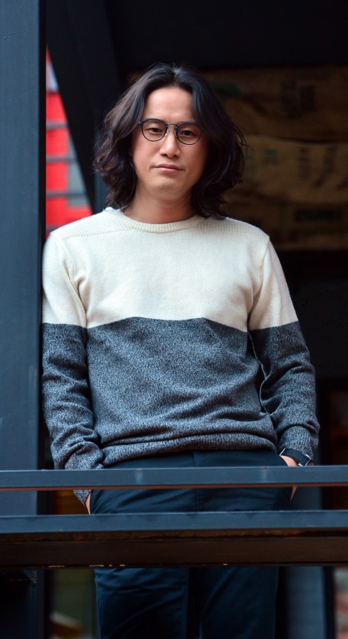 Actor Song Sae-byeok poses during an interview with The Korea Herald in Seoul on Monday.
　(Yoon Byung-chan/The Korea Herald)