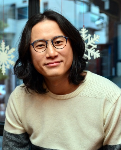 Actor Song Sae-byeok poses during an interview with The Korea Herald in Seoul on Monday.
　(Yoon Byung-chan/The Korea Herald)