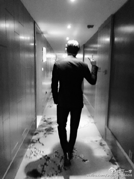 (Weibo)