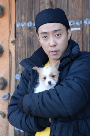[KBS2 ‘인간의 조건2’ 촬영 중인 은지원]