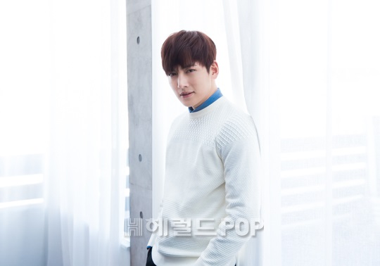 지창욱