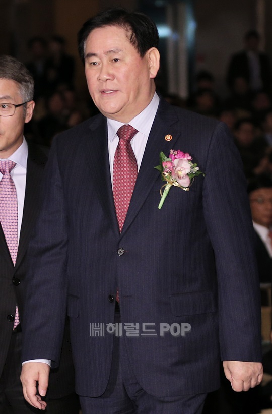 최경환 경제부총리