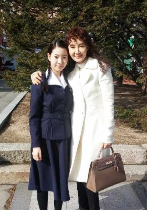 [KBS 2TV 수목드라마 '착하지 않은 여자들'의 주인공 배우 채시라. 사진제공 = 꿀단지 엔터]