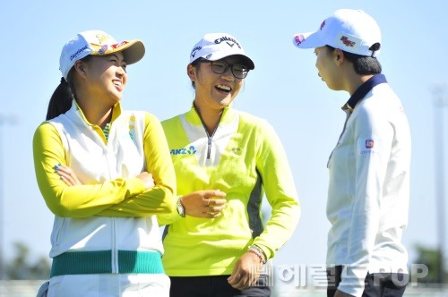 지난 해 하나외환 챔피언십 때 같은 조로 경기한 이민지와 리디아 고, 김효주(왼쪽부터).