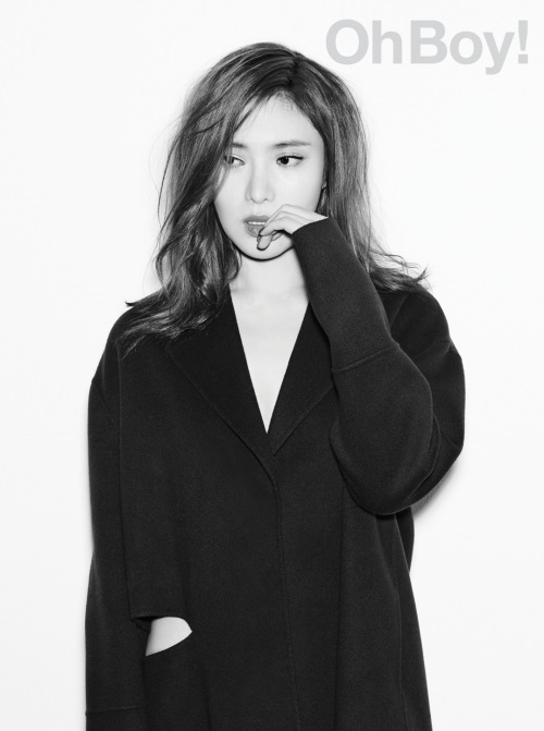 [물오른 미모의 화보를 선보인 가수 거미. 사진제공 = 오보이]