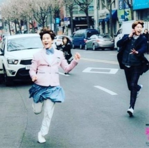 [2015년 마지막날 지성 박서준. 사진=박서준 SNS]
