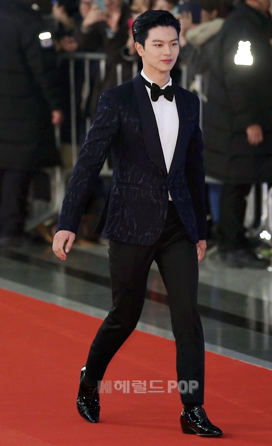 육성재