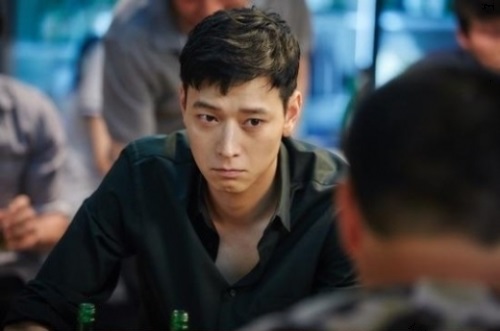 [강동원 양현석. 사진=영화 '검사외전' 스틸컷]